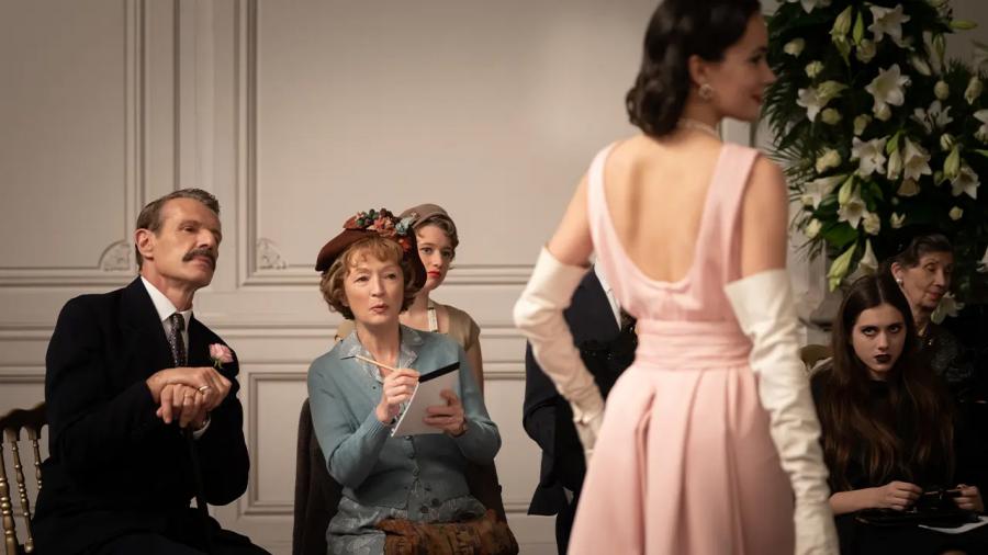 LA SRA. HARRIS VA A PARÍS